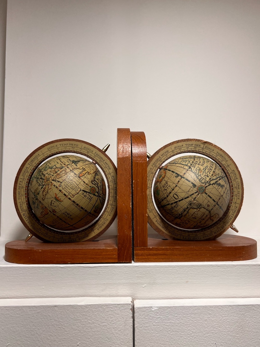 Vintage Old World Spinning Globe Bookends Duo | Zona Torrida | Wooden Base